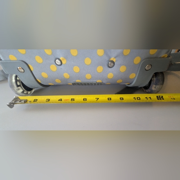 J World New York Lollipop Kids Rolling Backpack - Picture 15 of 17